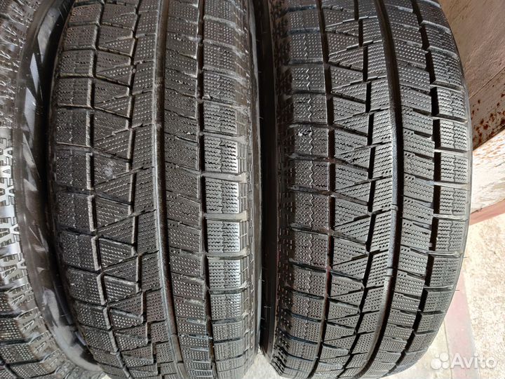 Bridgestone Blizzak Revo GZ 225/60 R17