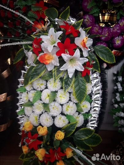 Продаю венки и корзины