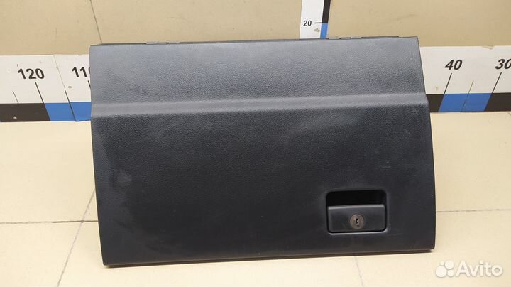 Крышка (дверца) бардачка Land Cruiser (150) -Prado