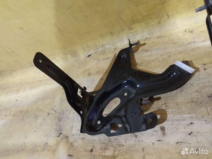 Кронштейн блока Audi Q7 4L Ауди кью 7 ку 7