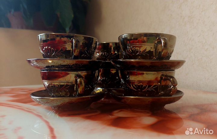 Набор кофейных чашек с блюдцами