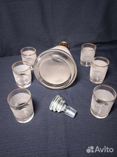 Графин штоф и рюмки. Обсыпное стекло