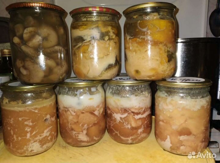 Сок,тушёнка домашняя,огурцы, грибы,варенье,чай