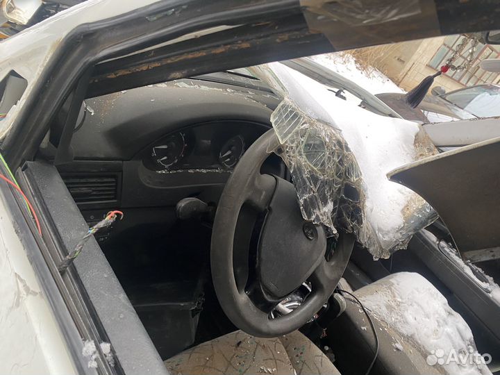 В полном разборе Лада Приора 2 2017 год