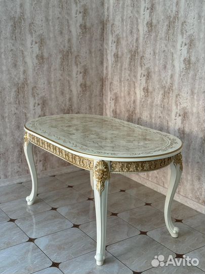 Кухонный стол