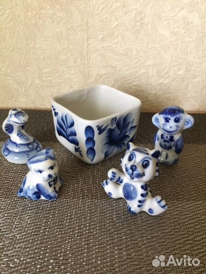 Фарфоровые статуэтки