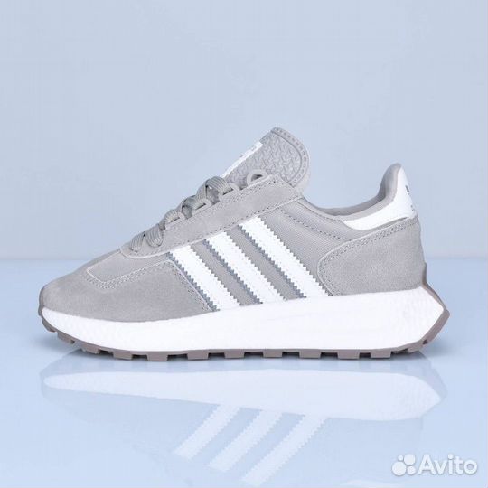 Кроссовки Adidas женские