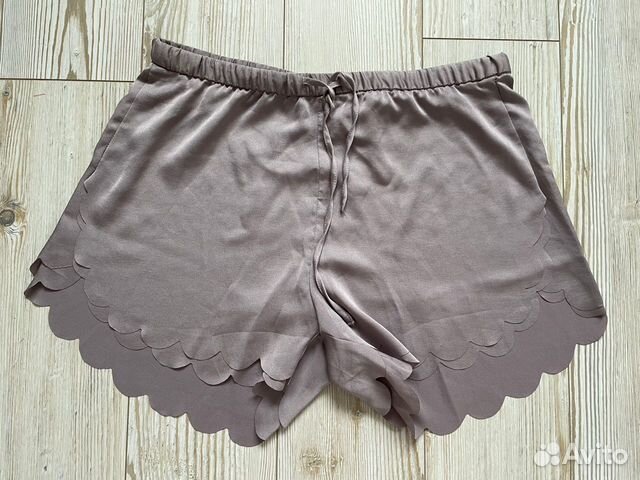 H&M Шорты темно-сиреневые перламутр EUR 40 M