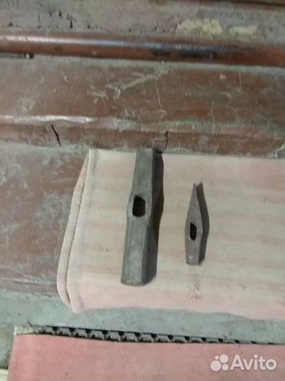 Молоток, электроды, лопата, тальреп