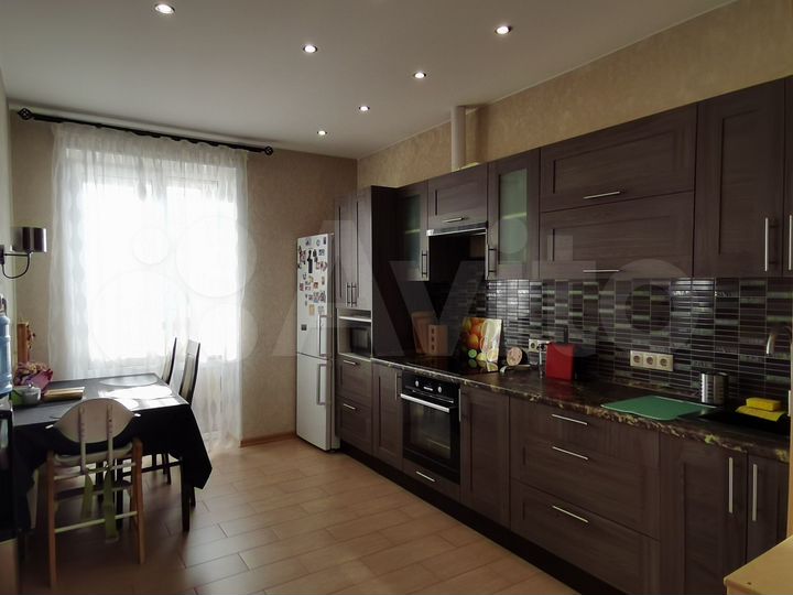 2-к. квартира, 76,6 м², 10/18 эт.