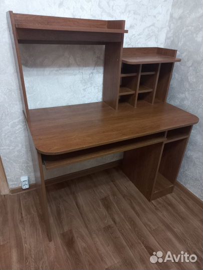 Стол компьютерный