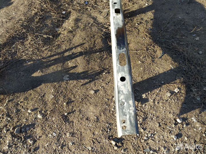 Усилитель заднего бампера volkswagen t5