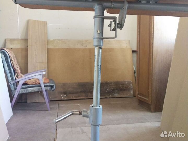 Детский письменный стол