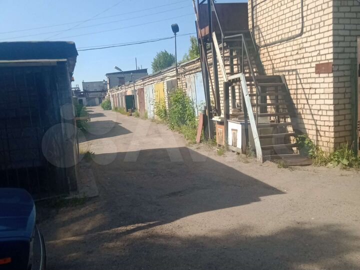 Гараж, > 30 м²