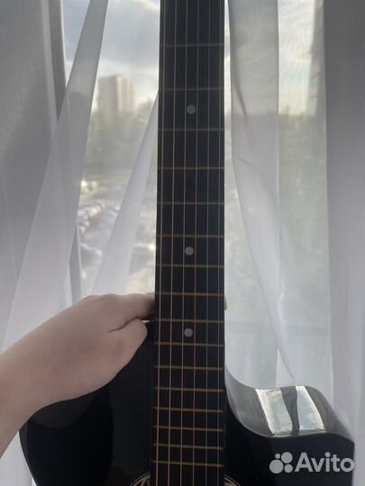 Акустическая гитара