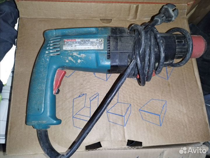 Перфоратор Makita HR 2470