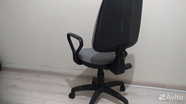 Компьютерное офисное кресло стул