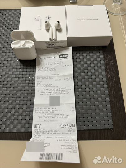 Apple AirPods 2 Wireless Charging Case