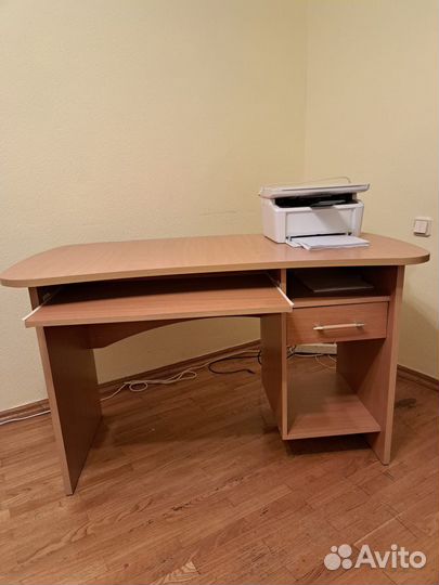Компьютерный стол