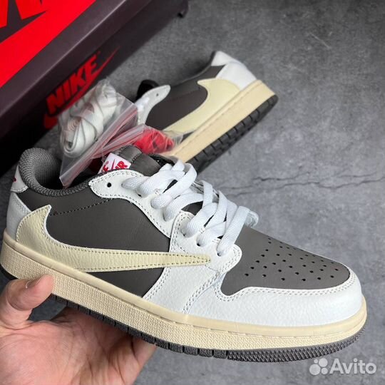 Air Jordan 1 Low Travis Scott Reverse Mocha