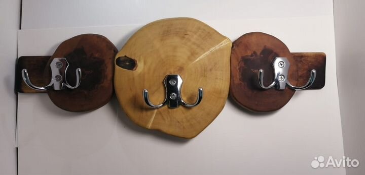 Вешалка из спилов 