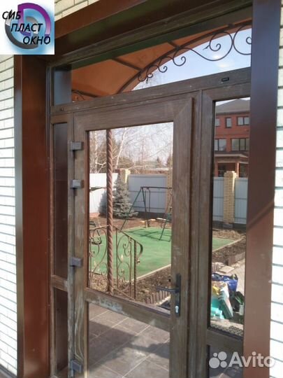 Входная группа из пвх в цвете