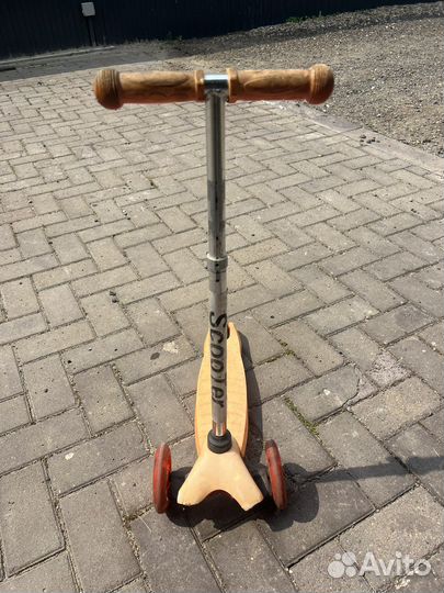 Самокат трехколесный