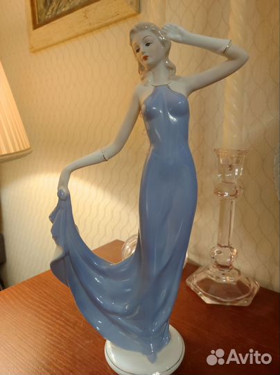 Фарфоровая статуэтка, девушка,дама
