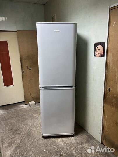 Холодильник Бирюса