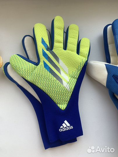 Футбольные вратарские перчатки