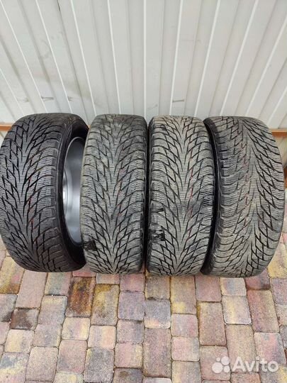 Nokian Tyres Hakkapeliitta R2 215/55 R17 98