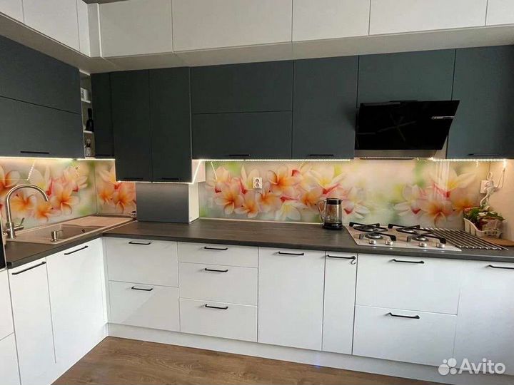 Фартук из стекла Скинали