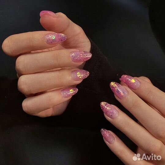 Маникюр, арт-дизайн в ногтевой студии