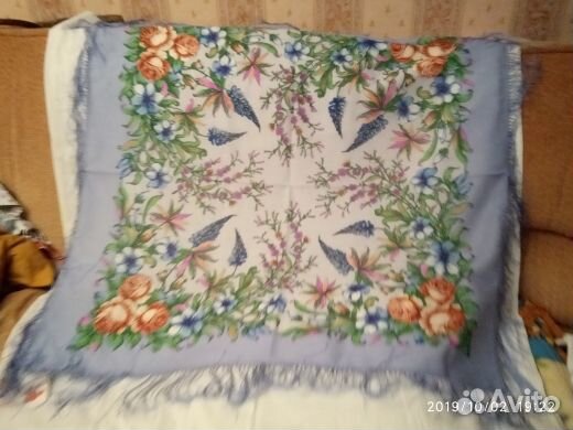 Платок с шелковой кистью павловопасадский