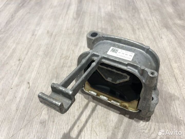 Опора двигателя правая Skoda Octavia A7 CWV 2019