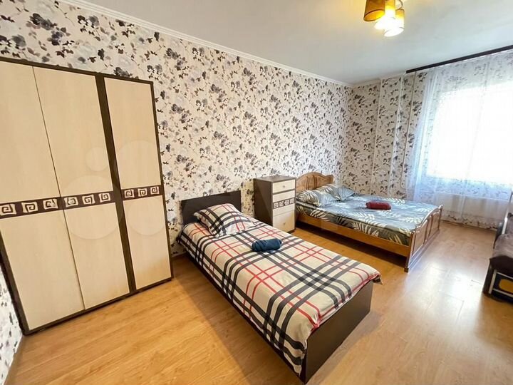 2-к. квартира, 70 м², 8/14 эт.