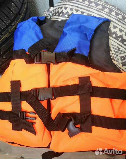 Спасательный жилет