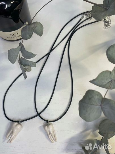 Ожерелье в виде зуба