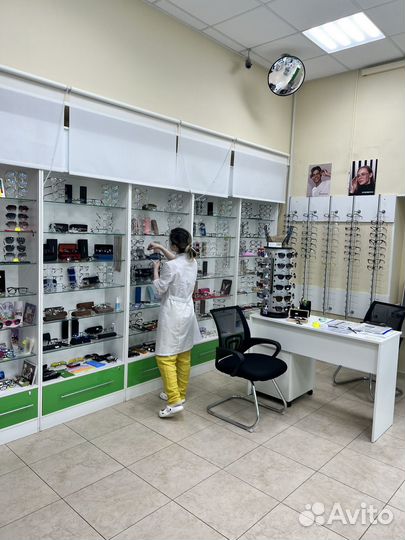 Оптик оптометрист консультант