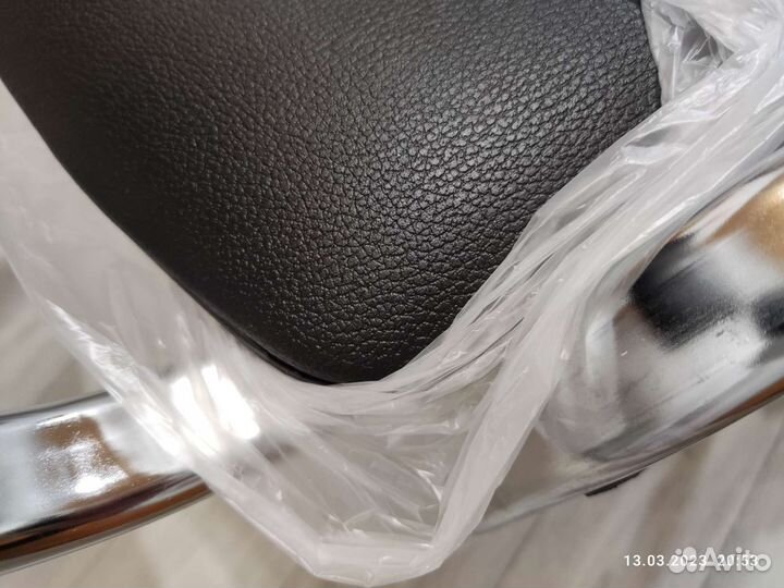 Офисный стул изо новый