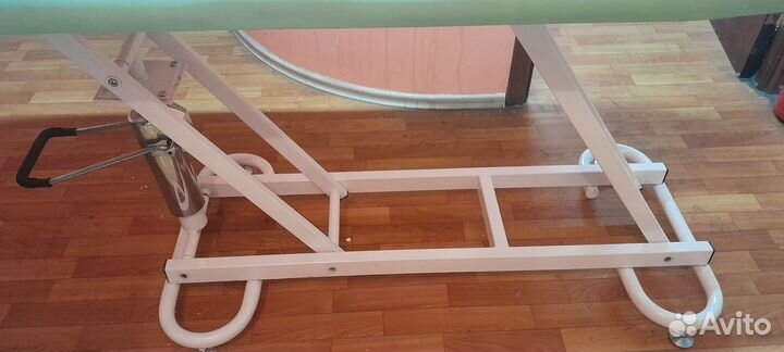 Массажный стол