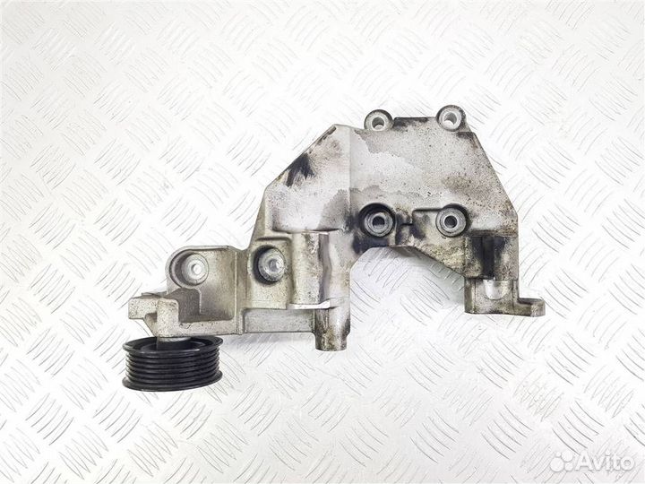 Кронштейн генератора Hyundai Santa Fe 4 (TM)