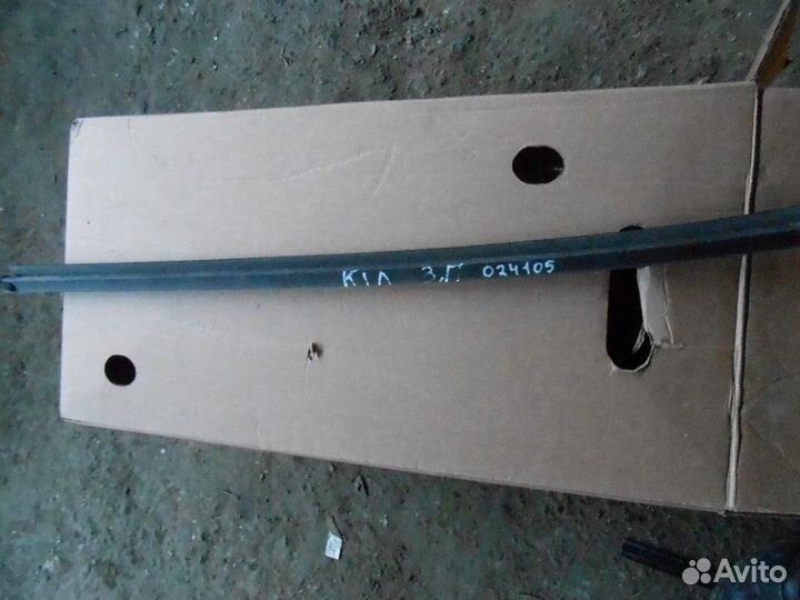 Уплотнитель стекла заднего правого (внутренний ) K