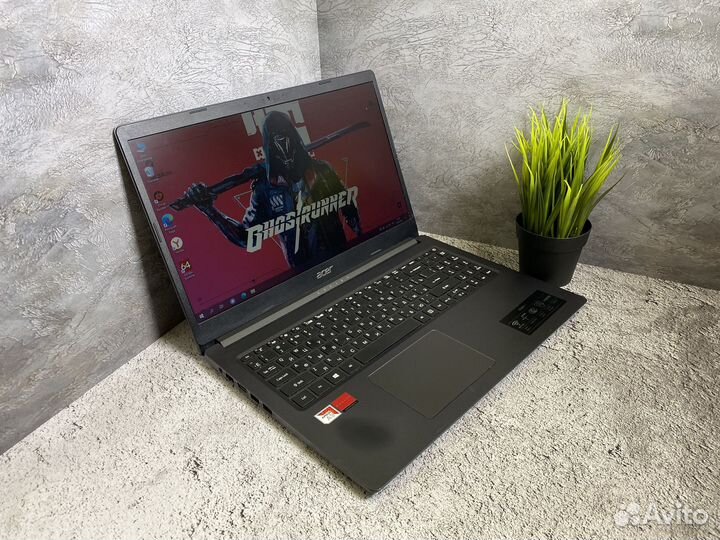 Почти как новый ноутбук Acer 2 видеокарты/SSD