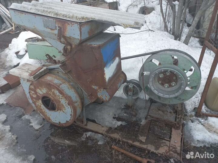 Кормодробилка дку-2