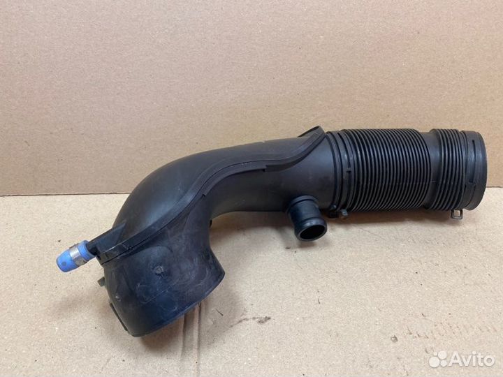 Резонатор воздушного фильтра Audi A4 B6 ASN 2004