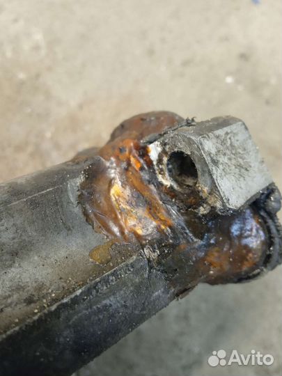 Корпус термостата Вольво С40 В40