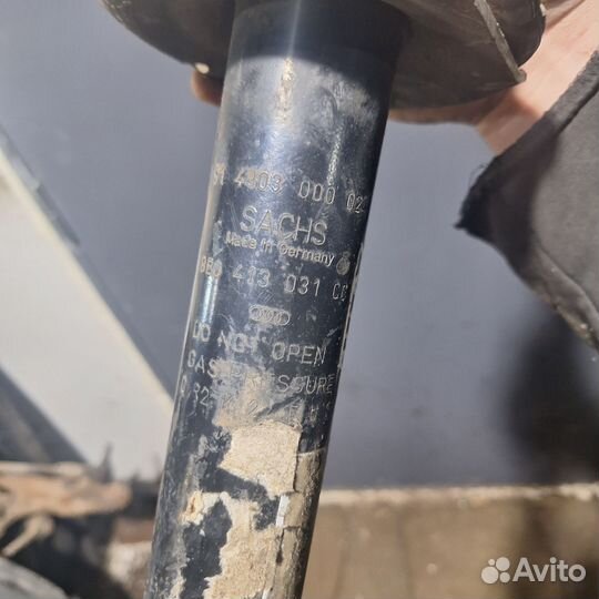 Амортизатор передний Audi A4 8E B6