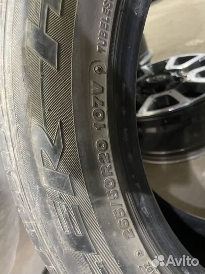 Bridgestone Dueler H/P 265/50 R20