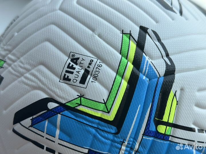 Футбольный мяч